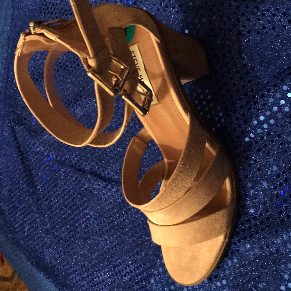 Steve Madden nude heels NEW!